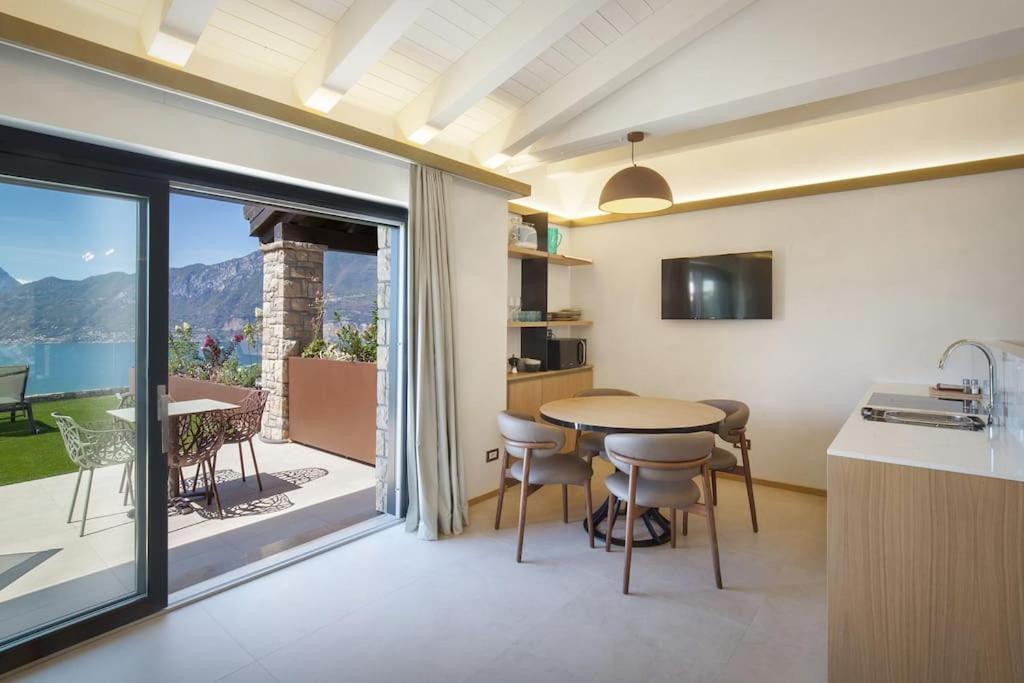 Villa Divina-Apt Armonia-Con Piscina E Vista Lago Castelletto Di Brenzone Εξωτερικό φωτογραφία