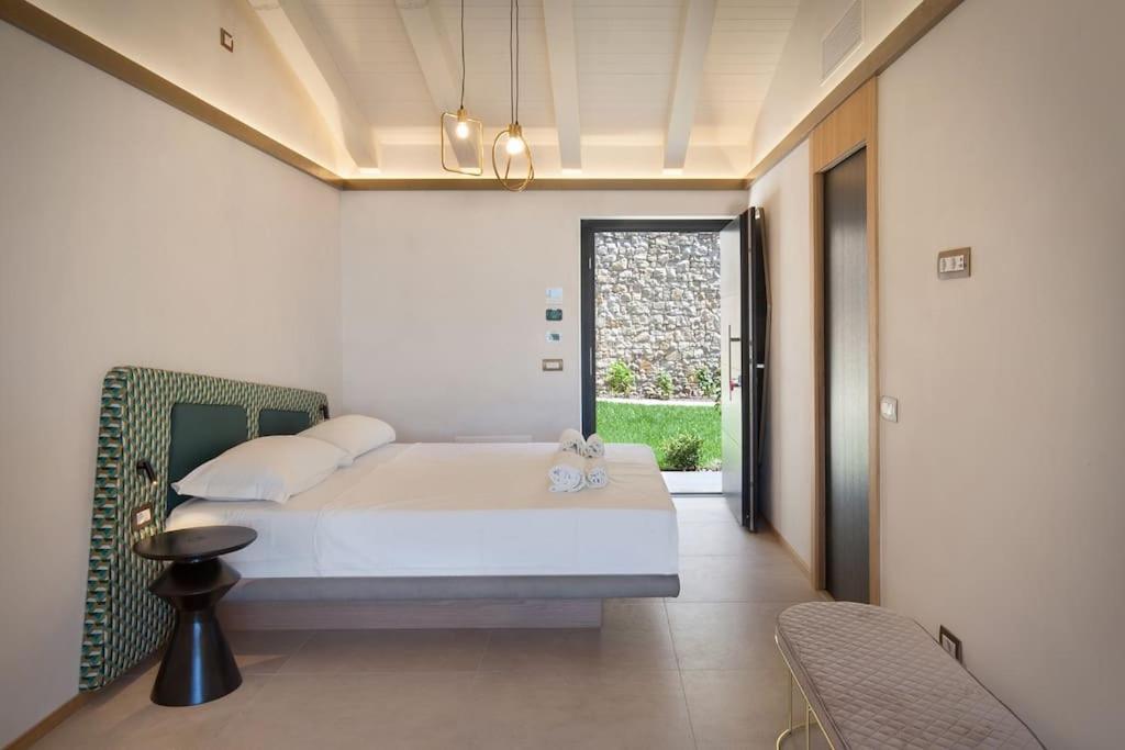 Villa Divina-Apt Armonia-Con Piscina E Vista Lago Castelletto Di Brenzone Εξωτερικό φωτογραφία